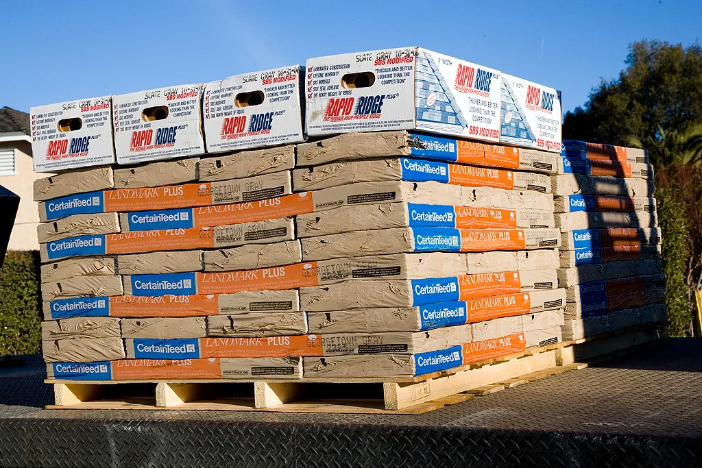 Tile vs Shingle vs Foam: Choosing the Right Roof for Arizona Heat